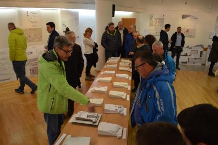 ODPRTJE RAZSTAVE ELABORATOV ZA GRADNJO ŠPORTNE DVORANE BOVEC 1